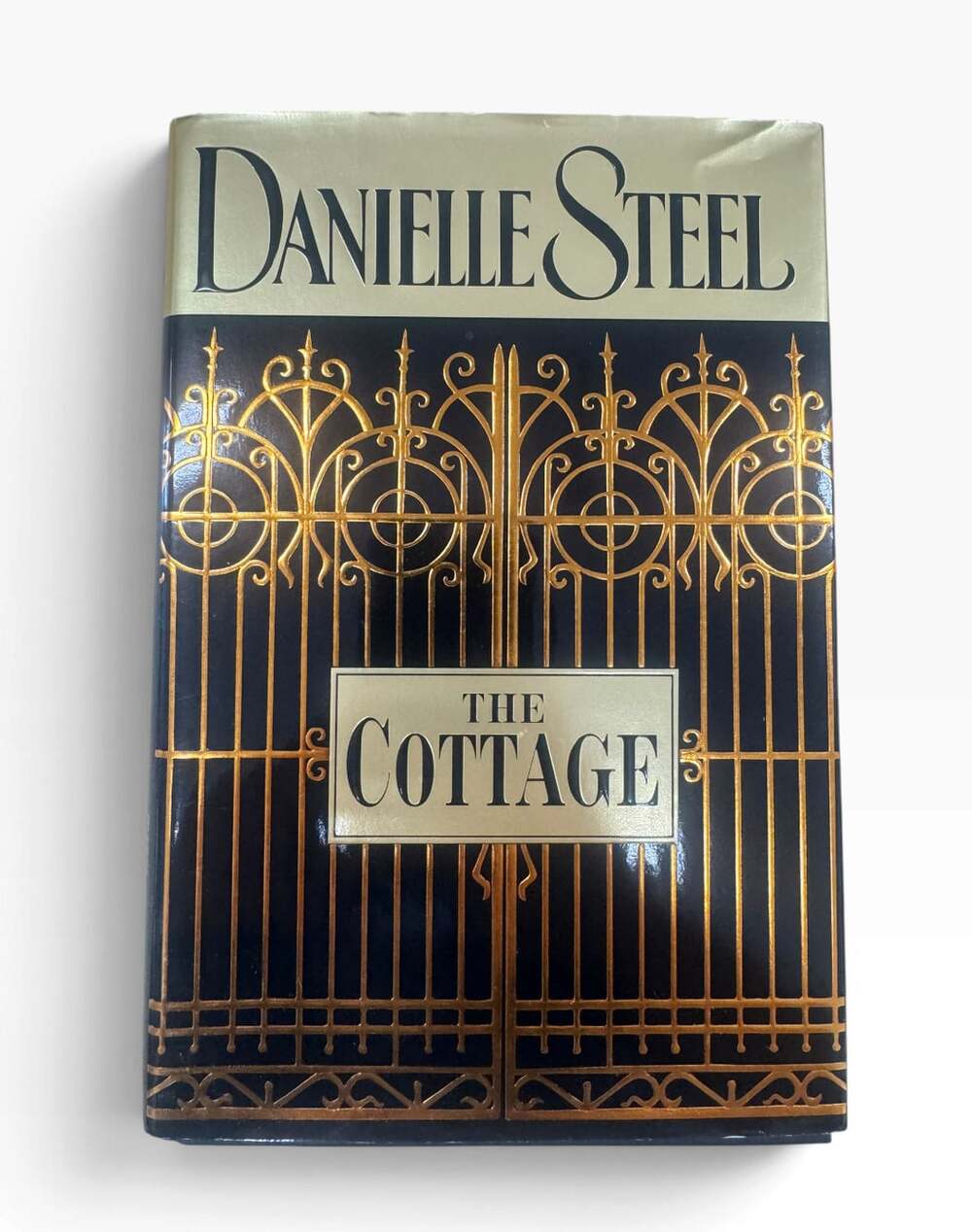 Danielle Steel The Cottage Hardcover 2002 Vintage Hollywood Romance Novel